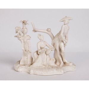 Nymphenburg Porcelain Manufactory, Crinoline lady