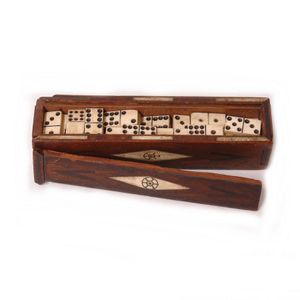 A 19th century/20th century Prisoner-of-War carved bone domino&hellip;
