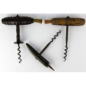 Georgian straight-pull corkscrews totalling three, one horn…