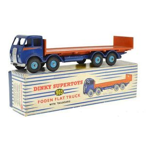 Dinky no. 903 Foden flat truck with Tailbaord, dark blue cab…