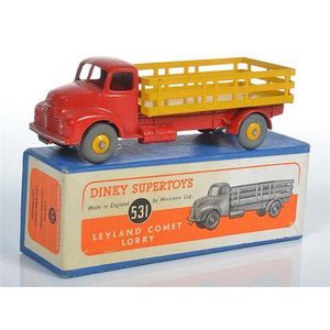 Dinky 531 Leyland Comet lorry with stake body, red cab and…