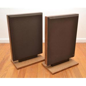 A rare pair of Bertagni Electroacoustic Systems SM 250 standing…