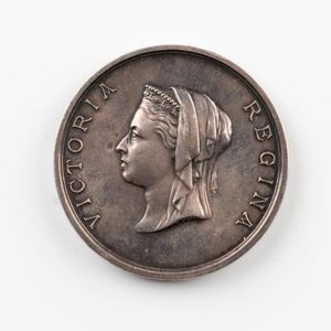 Prize medal in bronze. Obverse: Veiled head of Queen Victoria…