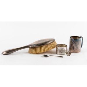 A continental silver napkin ring depicting 'Pont Alexandre III'…