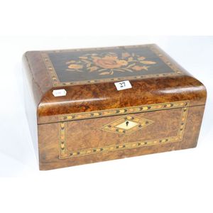 Victorian walnut writing / sewing box, beautifully inlaid…