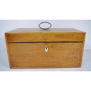 Large George III casuarina caddy inlaid with interior lidded…