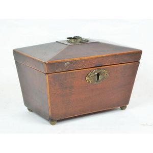 Cedar tea caddy (Likely Australian) 19th century, length 21 cm,…