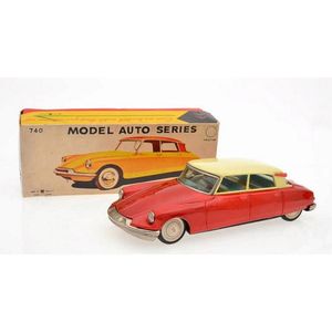 Bandai friction powered Citroen DS19 740 21 cm long.