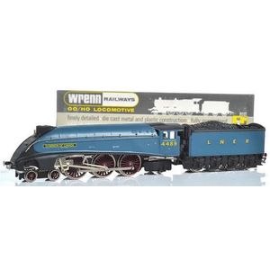 Wrenn W2295 4-6-2 loco and tender Class 'Dominion of Canada' A4…