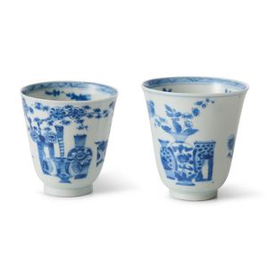 Two Chinese blue and white cups, Kangxi period (1661-1722),…