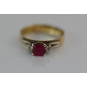 9ct Gold and Silver Ring with Red Stone - 2.8g - Rings - Jewellery