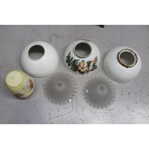 Six various lamp shades, 35 cm diameter and smaller (6)