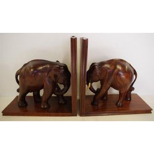 Large pair of carved hardwood elephant bookends, height 32 cm…