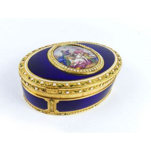 An 18ct gold Continental (likely German) snuff box 'C.1,800'…
