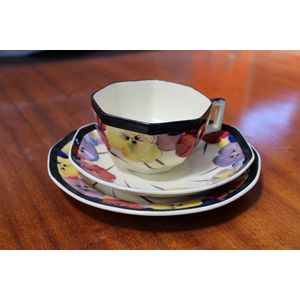 Saucers /& Side Plates H.4943 6 Royal Doulton Thistledown Trios Tea Cups