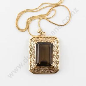 18ct single smoky quartz pendant, central four claw rectangular&hellip;
