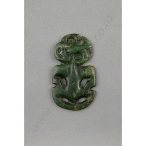 Early 18th century pounamu hei tiki, a rare stone tooled hei…