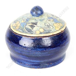 Elizabeth Lissaman Bird-Painted Lidded Trinket Box - New Zealand ...