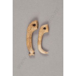 Bone Matau (Fish Hooks) in 2024  Bone carving, Wooden jewelery, Bone crafts