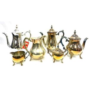 A Grosvenor silver plate tea & coffee service, includes, teapot,…