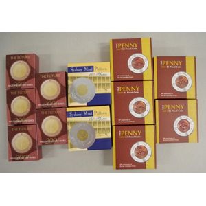 Twelve Australian silver bi-metal coins comprising of 5@ 2001…