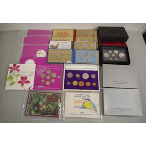 Fifteen world proof/UNC coin year sets comprising of 4@ Hong…