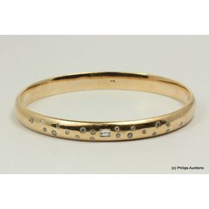 hammer set diamond bangle