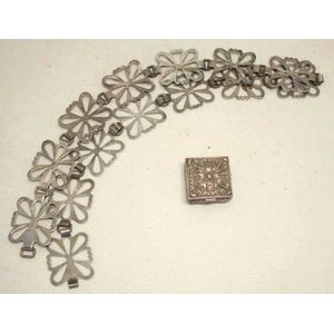 Antique silver plated belt & trinket box 2 72 cm long and 4 x 3.…