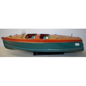 Scale model of classic retro speedboat on display stand, 82 cm…