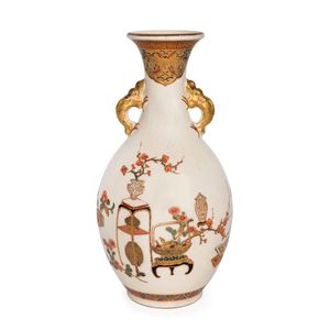 Satsuma Japanese earthenware vase, Meiji period, seal make to…