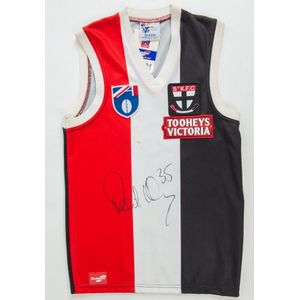 Robert Harvey (St Kilda), signature on St Kilda football jumper.