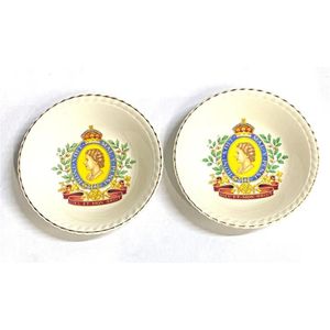 A pair of Sovereign Pottery, Australia Queen Elizabeth II…