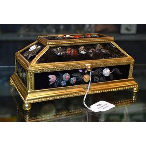 Antique pietra dura jewel box, mounted with various colour hard…