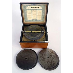 A Symphonion Simplex music box, style 28 for 5 3/4 inches,…
