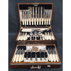 A George V canteen of silver flatware, 'Sandringham' pattern,…