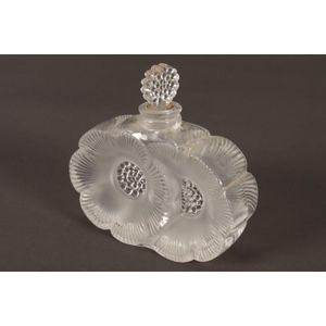 Lalique 'Deux Fleurs' perfume bottle and stopper, in…