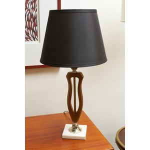 A pair of mid-century American bedside lamps, sculptured form…