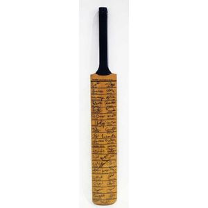Pakistan: Full size Cricket Bat signed by 1983-84 Pakistan &…