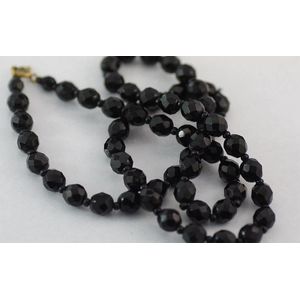 Facetted jet necklace