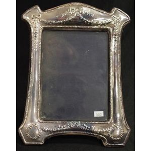 Elizabeth II sterling silver photo frame London 1991, makers…