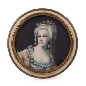 A French snuffbox with hand-painted portrait top mounted in…
