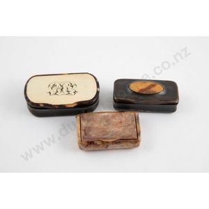 Three Victorian snuff boxes, two horn and a tortoiseshell…