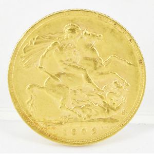 United Kingdom: 1902 gold sovereign, no mintage. Weight 8grams.