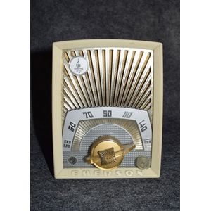An Emerson 156B Bakelite valve radio serial number 15115188, 16.…
