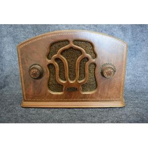 A De Wald Dynette universal receiver timber cased valve radio…