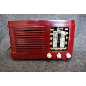 A Clipper 5M4 red Bakelite valve radio 240V serial number 55504,…