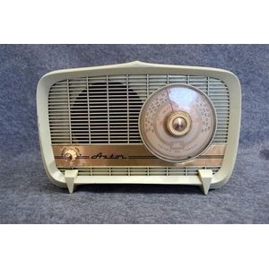 An Astor 1248/279 pale green plastic cased valve radio case…