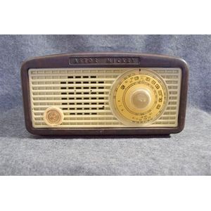 An Astor Mickey in brown Bakelite 240v missing back and two…
