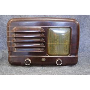 An STC A140 Brown Bakelite valve radio 240v AF some marks to…
