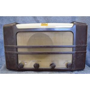 An HMV C23A FM tuner and pickup valve radio serial number…